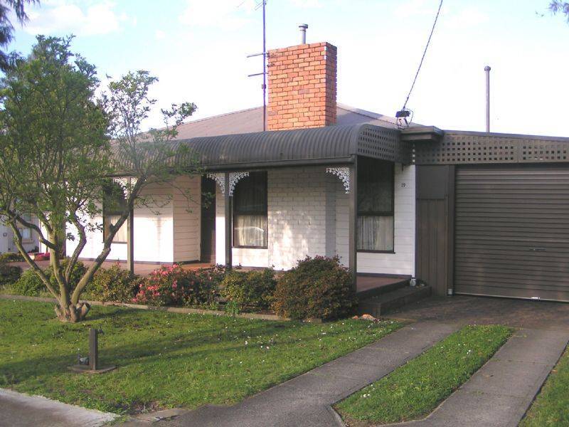 19 Caldwell Street, Moe VIC 3825