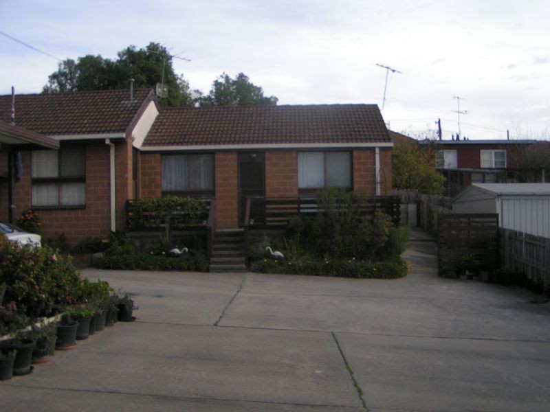 4/1 March Street, Newborough VIC 3825