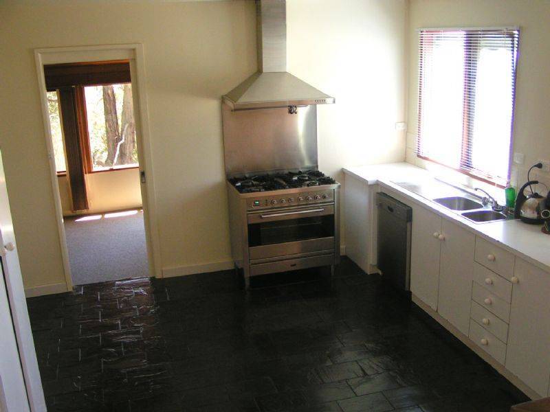 30 Daphne Drive, Moe VIC 3825