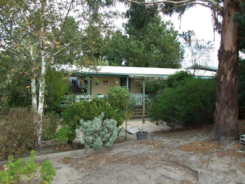 395 McDonalds Track, Hernes Oak VIC 3825