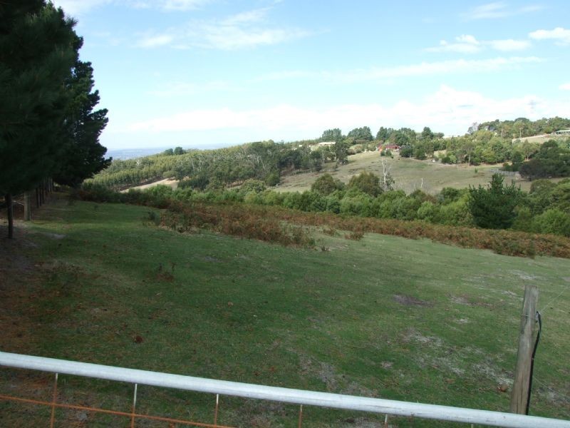 395 McDonalds Track, Hernes Oak VIC 3825