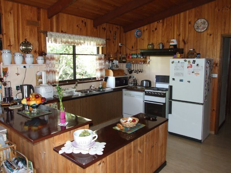 395 McDonalds Track, Hernes Oak VIC 3825