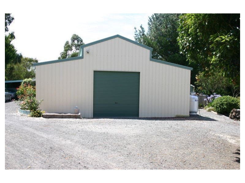 395 McDonalds Track, Hernes Oak VIC 3825