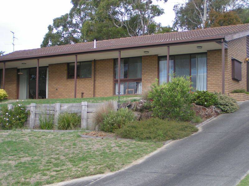 40 Fairway Drive, Newborough VIC 3825