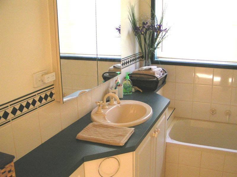 15 Joy Street, Newborough VIC 3825