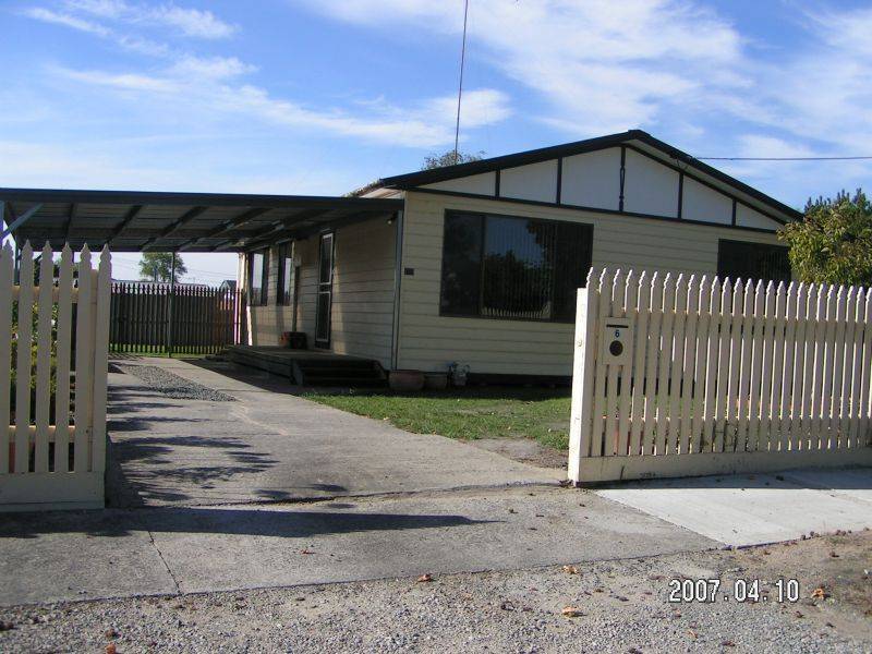 6 Ellinbank Street, Newborough VIC 3825