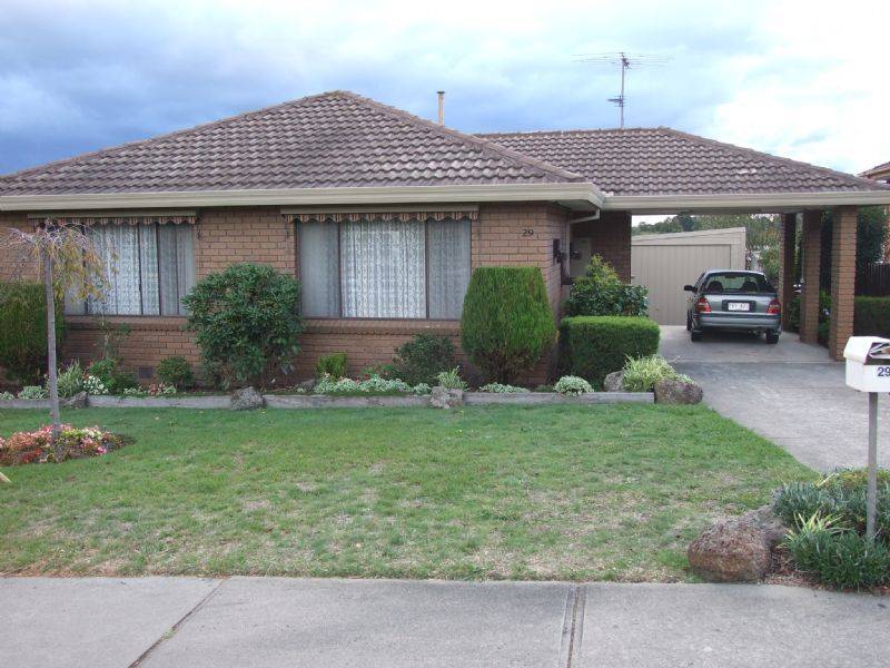 29 Dinwoodie Drive, Moe VIC 3825