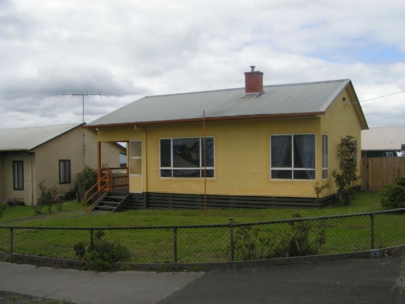 69 Fowler Street, Moe VIC 3825