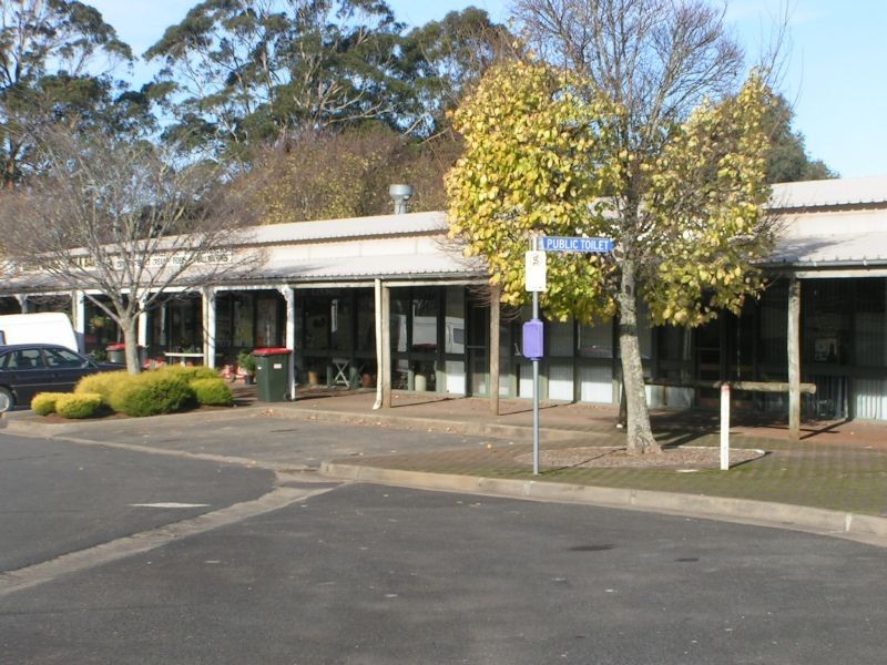 Shop 1-4 Murie Street, Rawson VIC 3825