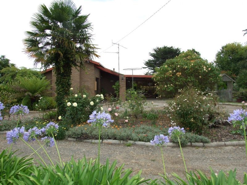 2383 Willow Grove Road, Hill End VIC 3825