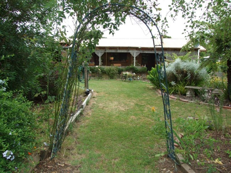 2383 Willow Grove Road, Hill End VIC 3825