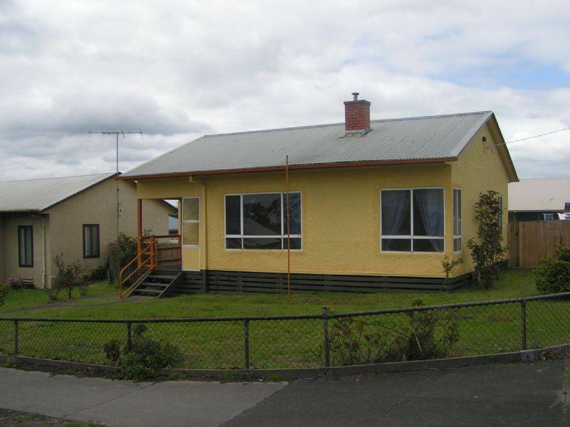 69 Fowler Street, Moe VIC 3825