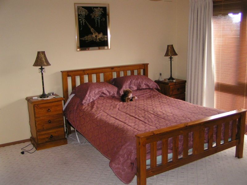 10 Crowe Court, Newborough VIC 3825