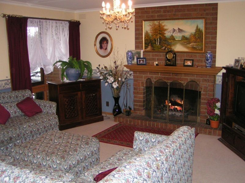 10 Crowe Court, Newborough VIC 3825