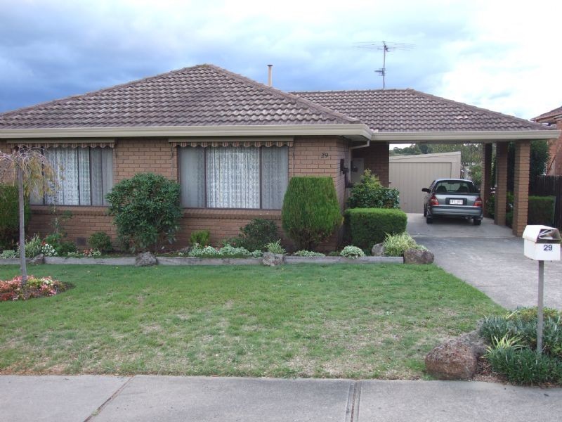 29 Dinwoodie Drive, Moe VIC 3825