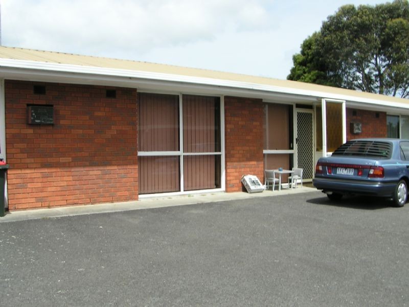 2/1 Paul Court, Moe VIC 3825