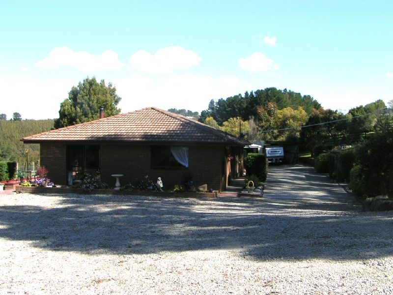 30 Pleasant Drive, Hernes Oak VIC 3825