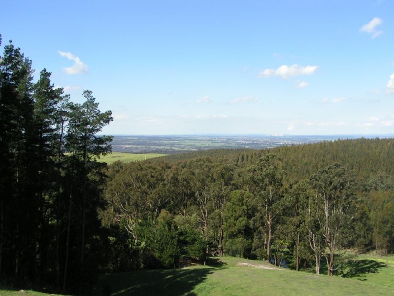 30 Pleasant Drive, Hernes Oak VIC 3825