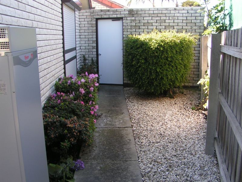 2/2 Baxter Court, Moe VIC 3825