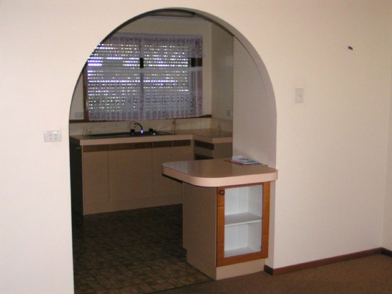 2/2 Baxter Court, Moe VIC 3825