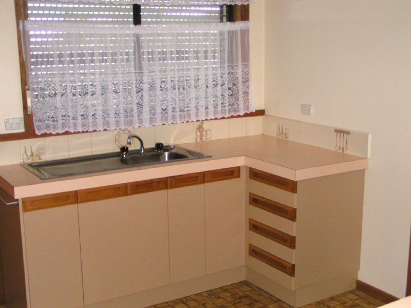 2/2 Baxter Court, Moe VIC 3825