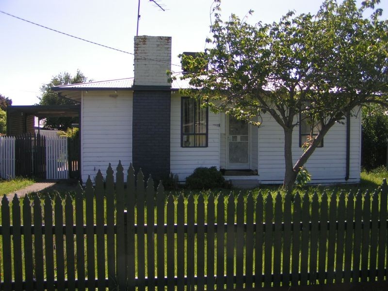 22 Alexander Avenue, Moe VIC 3825