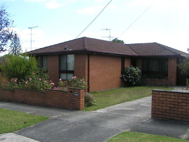 13 Belvedere Court, Newborough VIC 3825