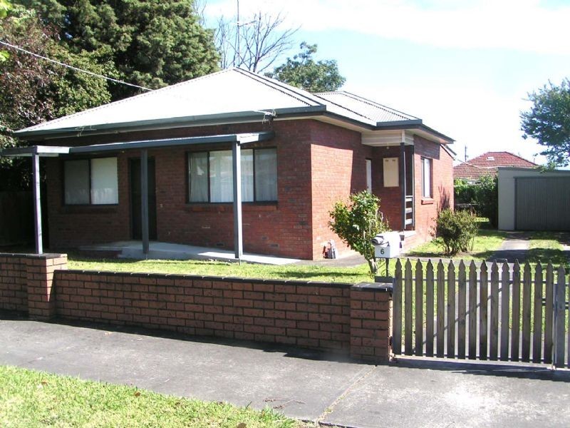 6 Johnson Street, Moe VIC 3825