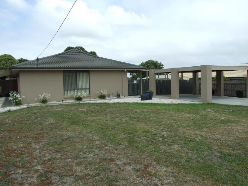 7 Libra Crescent, Moe VIC 3825