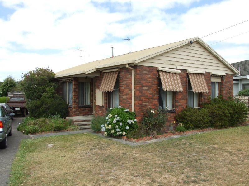 17 Tresswell Avenue, Newborough VIC 3825