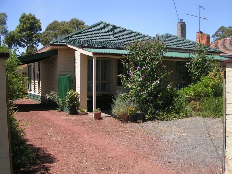 10 Rutland Street, Newborough VIC 3825