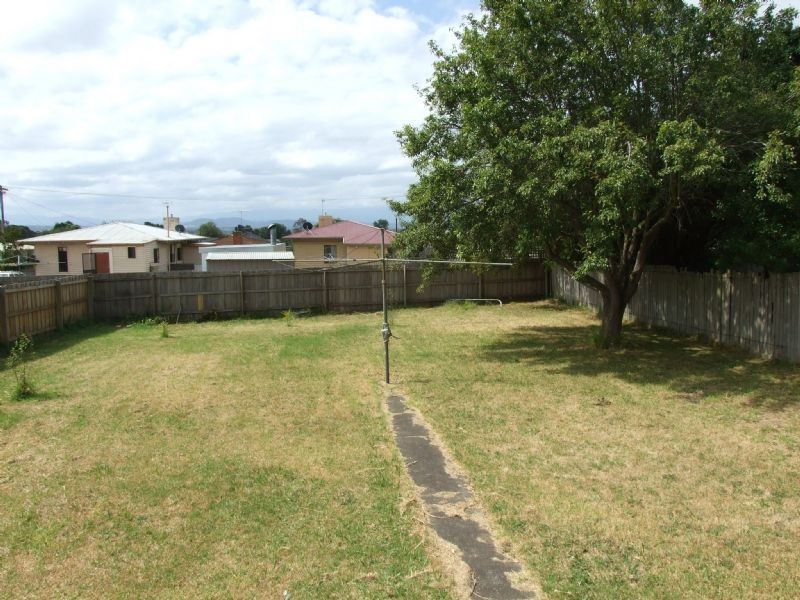 88 Service Road, Moe VIC 3825