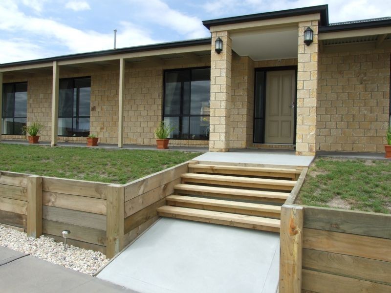 85 Watsons Road, Moe VIC 3825