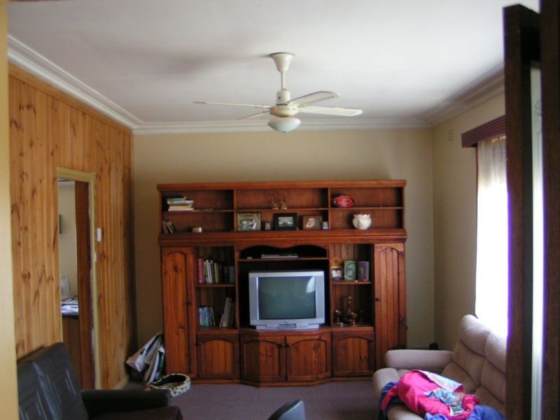 17 Law Street, Newborough VIC 3825