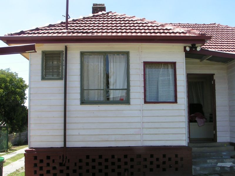 17 Law Street, Newborough VIC 3825