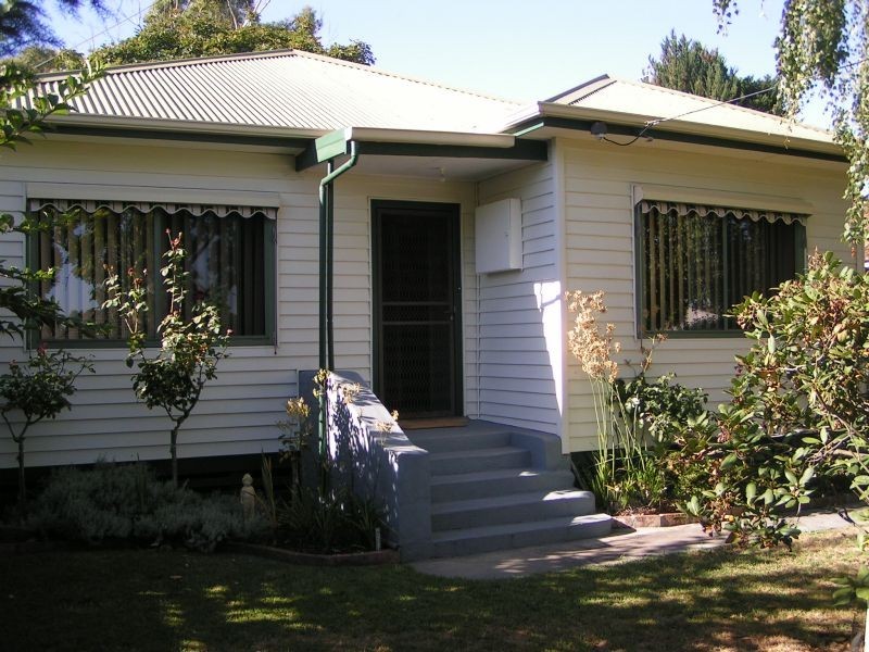 42 Chamberlain Road, Newborough VIC 3825