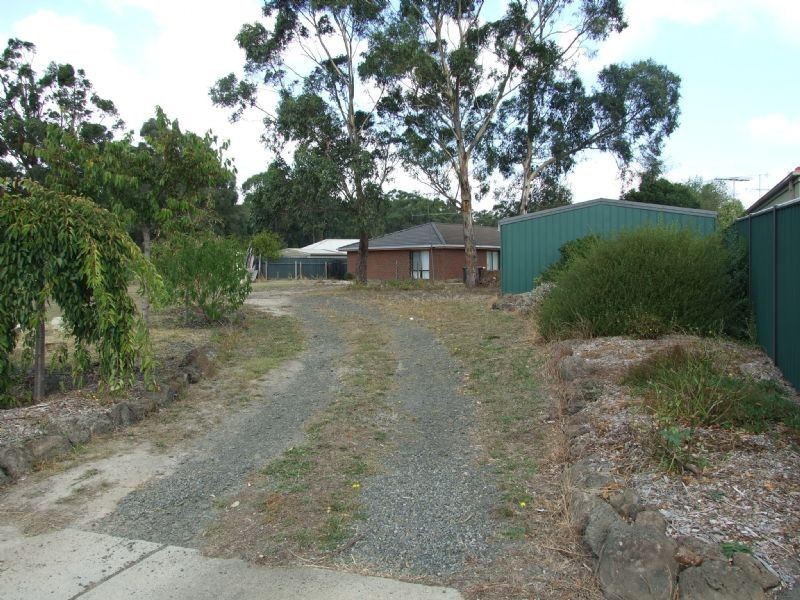 7 Crombe Court, Newborough VIC 3825
