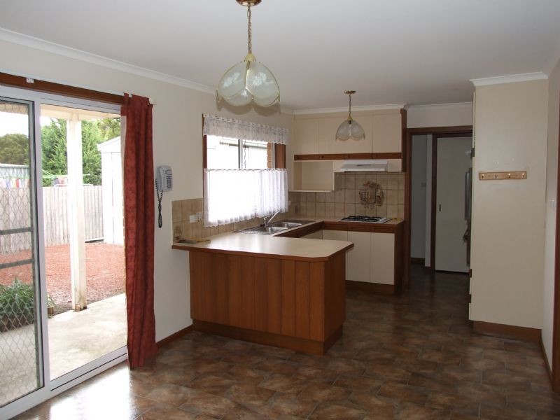 7 Amaroo Way, Newborough VIC 3825