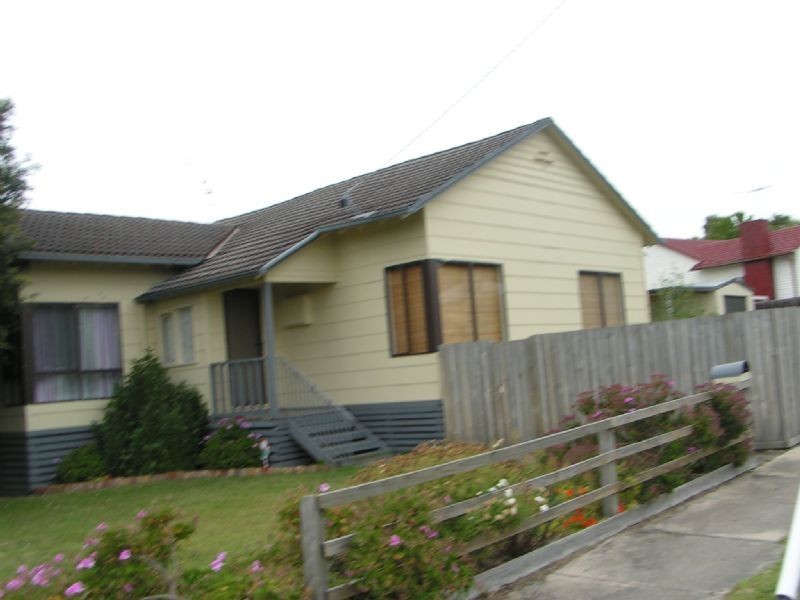 19 Service Road, Moe VIC 3825