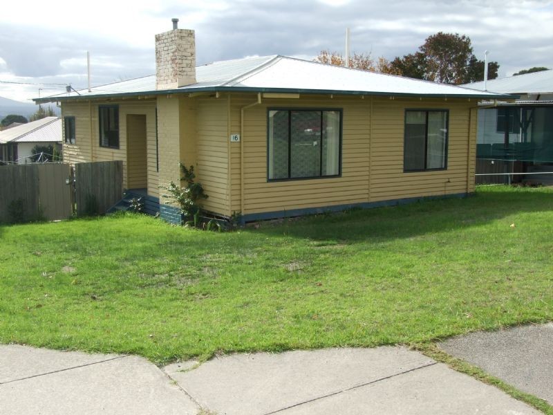 16 Margaret Street, Moe VIC 3825