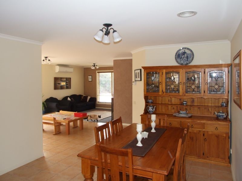 9 Valley Court, Newborough VIC 3825