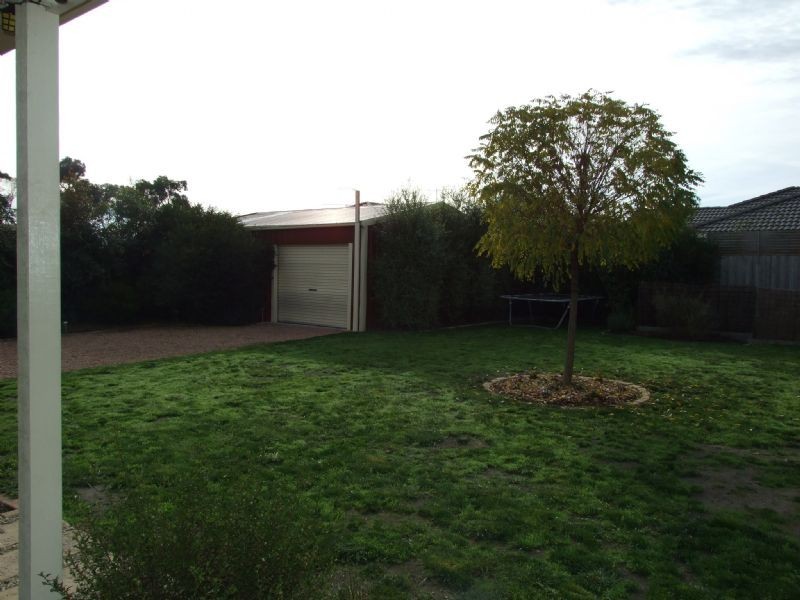 9 Valley Court, Newborough VIC 3825
