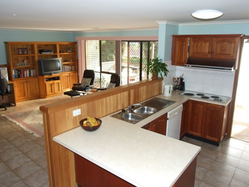 17 Scorpio Drive, Moe VIC 3825