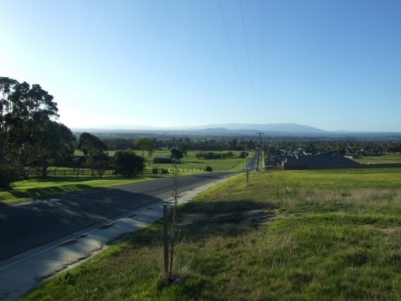 16 Watsons Road, Moe VIC 3825