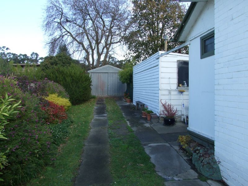 13 Hampton Street, Moe VIC 3825