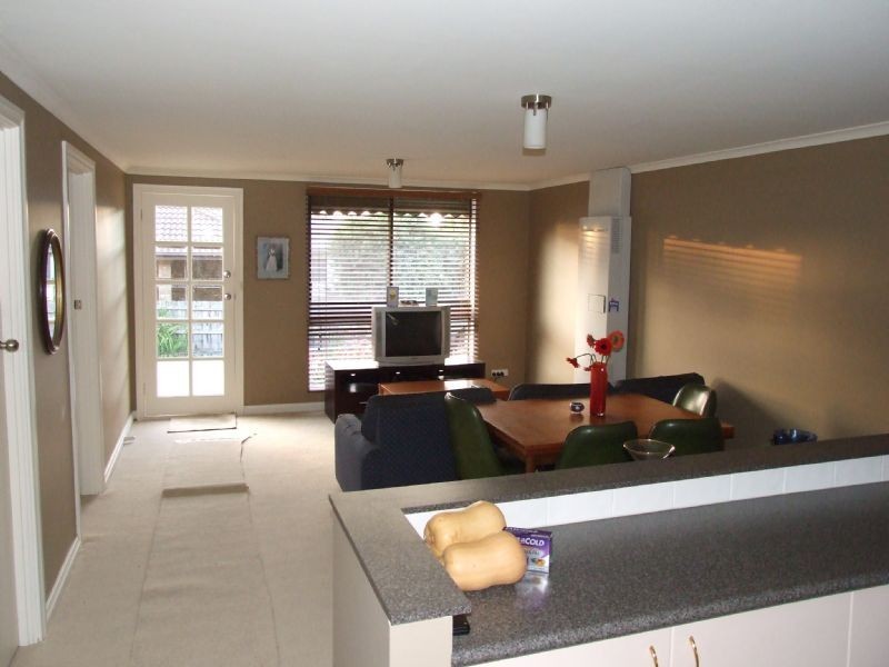 2/1 March Street, Newborough VIC 3825