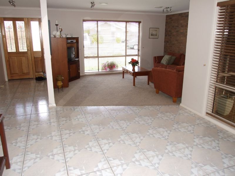30 Tresswell Avenue, Newborough VIC 3825