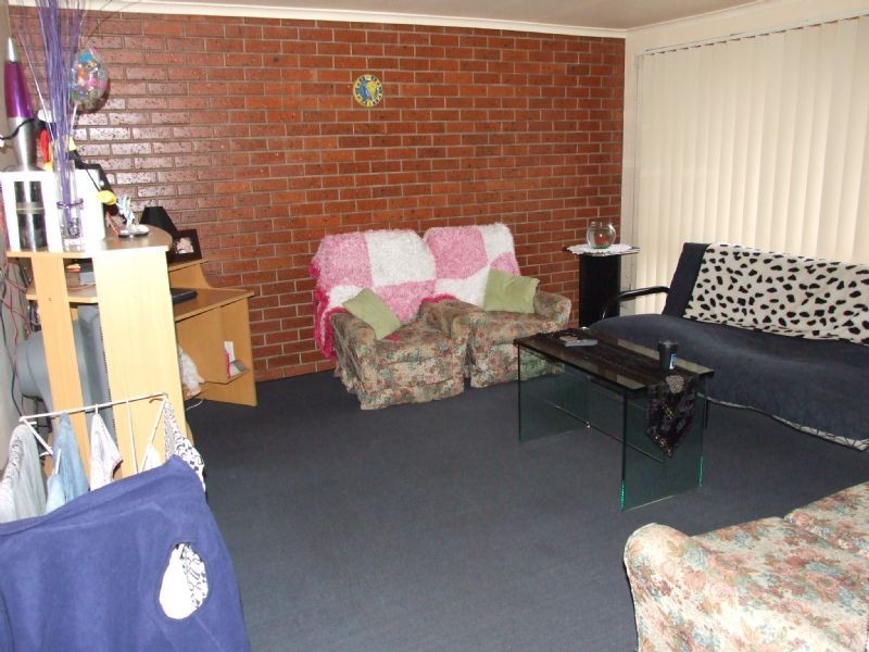 1,2,3/9 Stamford Street, Newborough VIC 3825