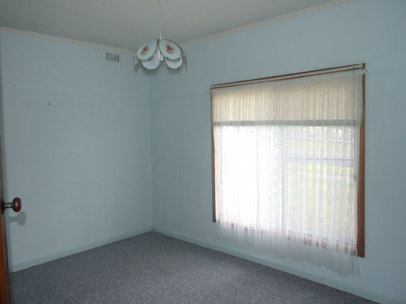 5 Staff Street, Moe VIC 3825