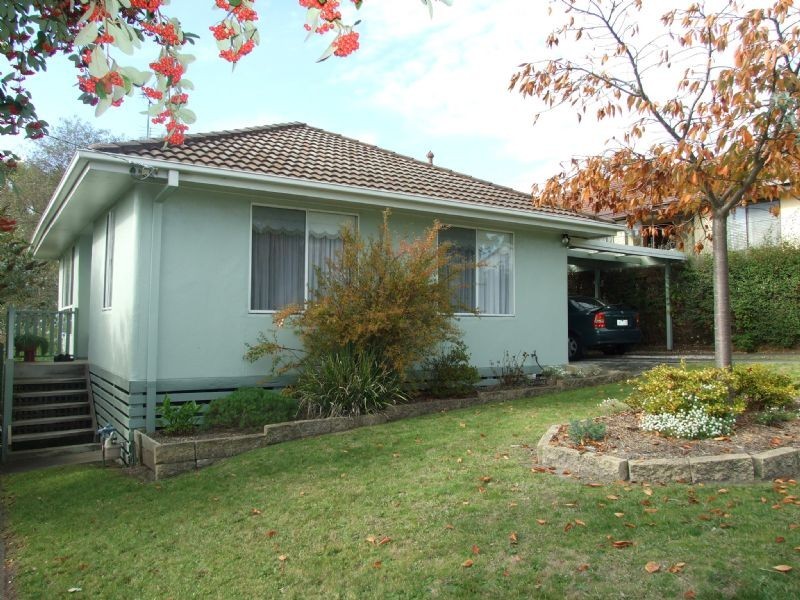 17 Mann Street, Moe VIC 3825